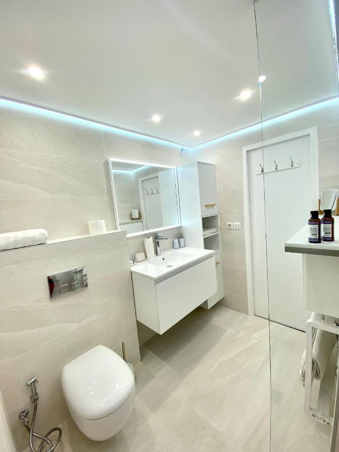Appartement Luxe - 3 Pieces Avec Vue Mer, Piscine Et Tennis นีซ ภายนอก รูปภาพ