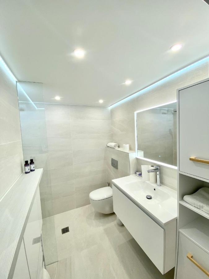 Appartement Luxe - 3 Pieces Avec Vue Mer, Piscine Et Tennis นีซ ภายนอก รูปภาพ